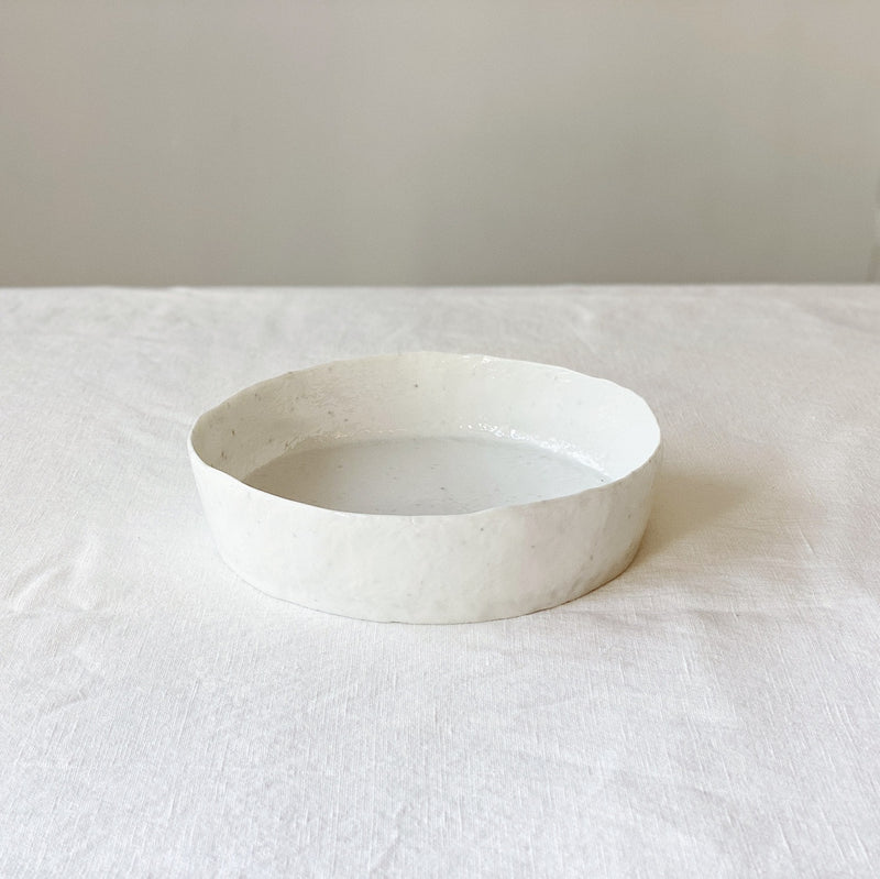 Round Dish with High Rim (원벽굽접시) by PARK Songkuk