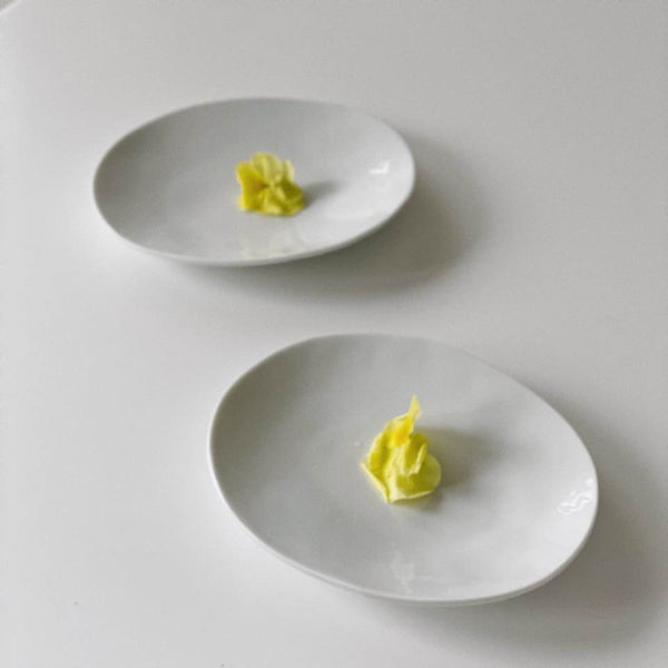 Oval Plate (side dish) by Lee Changhwa